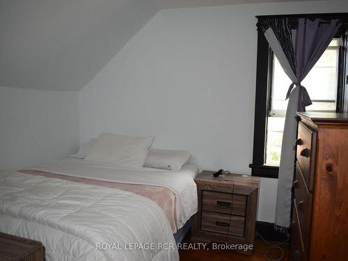 175 Artemesia St N, Southgate, ON - Indoor Photo Showing Bedroom