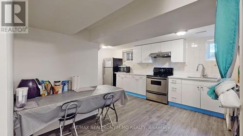 181 Bishop Avenue, Toronto, ON - Indoor Photo Showing Kitchen