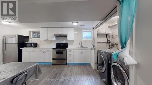 181 Bishop Avenue, Toronto, ON - Indoor Photo Showing Laundry Room