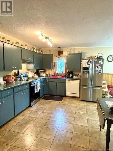 119 Glen Avenue, Woodstock, NB - Indoor Photo Showing Kitchen