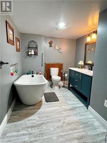 119 Glen Avenue, Woodstock, NB - Indoor Photo Showing Bathroom