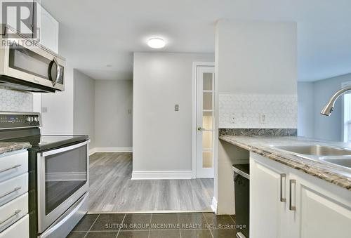 258 Dunsmore Lane, Barrie, ON - Indoor Photo Showing Kitchen