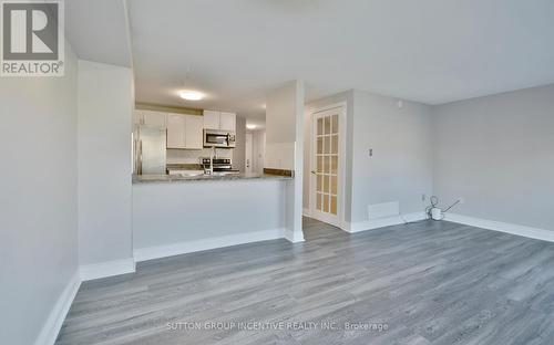 258 Dunsmore Lane, Barrie, ON - Indoor Photo Showing Kitchen