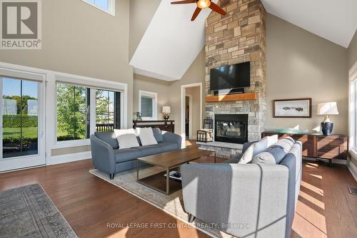 3 Morgan Drive, Oro-Medonte, ON - Indoor Photo Showing Living Room With Fireplace