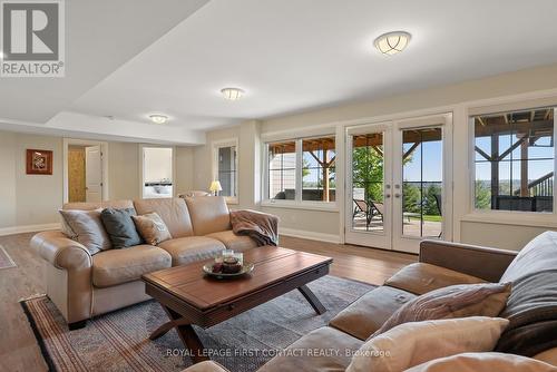 3 Morgan Drive, Oro-Medonte, ON - Indoor Photo Showing Living Room