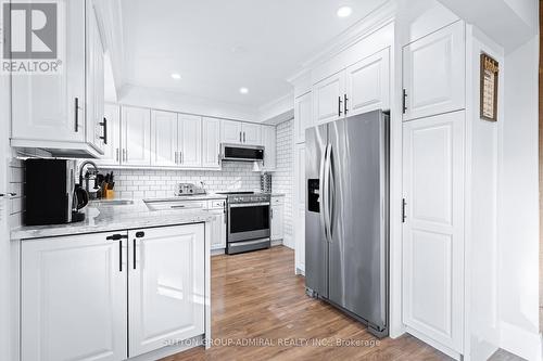 170 Patterson Road, Barrie, ON - Indoor Photo Showing Kitchen With Upgraded Kitchen