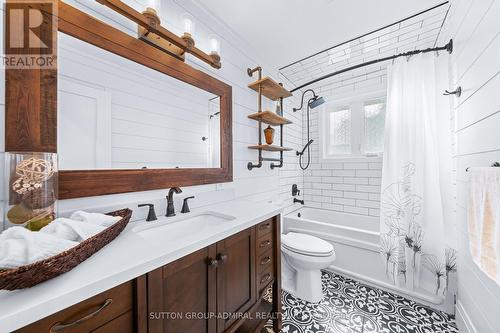 170 Patterson Road, Barrie, ON - Indoor Photo Showing Bathroom