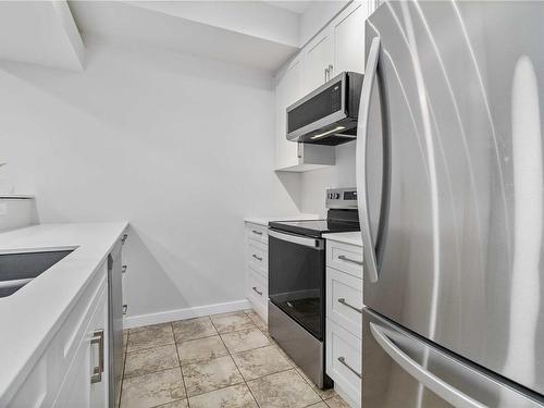 101-7088 West Saanich Rd, Central Saanich, BC - Indoor Photo Showing Kitchen