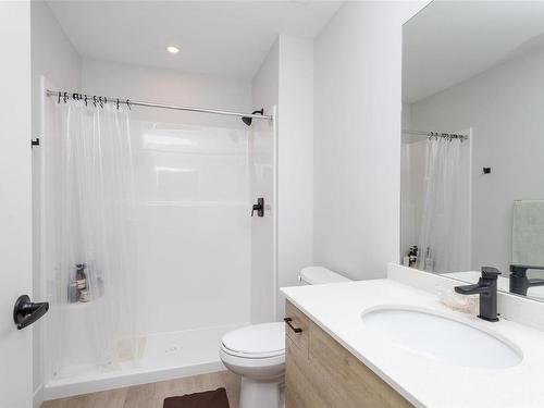 402-2465 Gateway Rd, Langford, BC - Indoor Photo Showing Bathroom