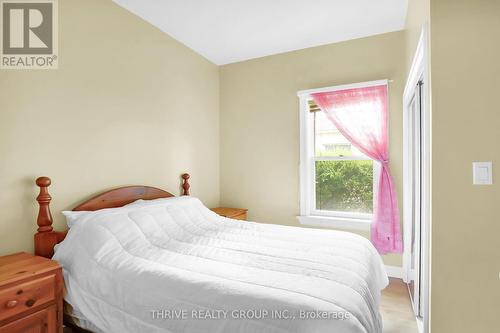 429 Emery Street E, London, ON - Indoor Photo Showing Bedroom