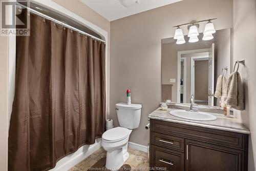 992 Aspen Ridge Crescent, Lakeshore, ON - Indoor Photo Showing Bathroom