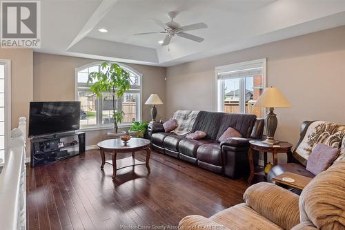 992 Aspen Ridge Crescent, Lakeshore, ON - Indoor Photo Showing Living Room