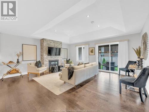 2249 Maitland Avenue, Windsor, ON - Indoor Photo Showing Living Room With Fireplace