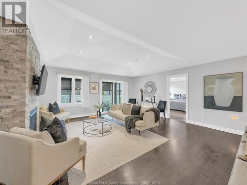 2249 Maitland Avenue, Windsor, ON - Indoor Photo Showing Living Room With Fireplace