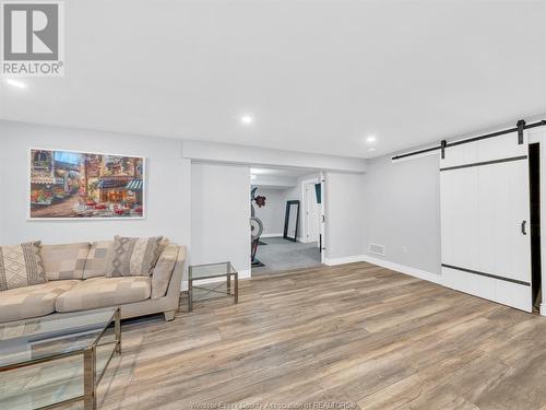 2249 Maitland Avenue, Windsor, ON - Indoor Photo Showing Living Room