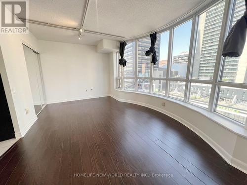 609 - 33 Sheppard Avenue E, Toronto, ON - Indoor Photo Showing Other Room