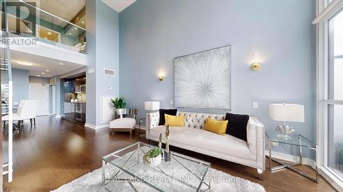 346 - 5 Hanna Avenue, Toronto, ON - Indoor Photo Showing Living Room