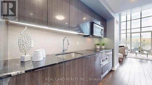 346 - 5 Hanna Avenue, Toronto, ON - Indoor Photo Showing Kitchen With Upgraded Kitchen