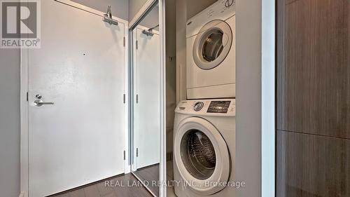 346 - 5 Hanna Avenue, Toronto, ON - Indoor Photo Showing Laundry Room