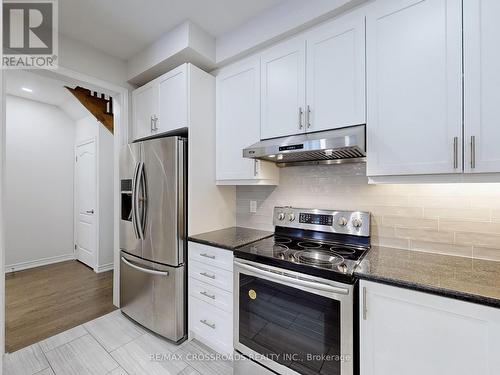 8 Hancock Street, Aurora, ON - Indoor Photo Showing Kitchen With Stainless Steel Kitchen