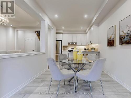 8 Hancock Street, Aurora, ON - Indoor Photo Showing Dining Room