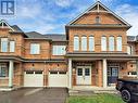 8 Hancock Street, Aurora, ON  - Outdoor With Facade 