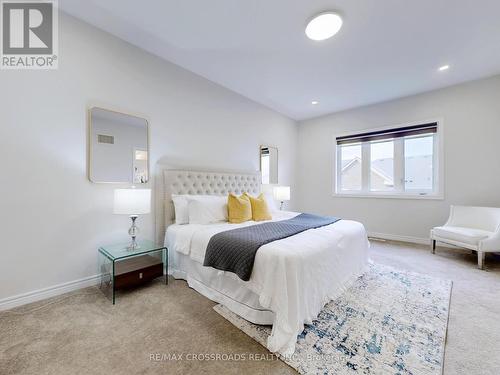 8 Hancock Street, Aurora, ON - Indoor Photo Showing Bedroom