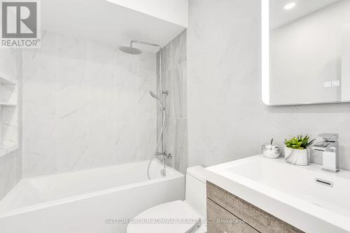 8 Cuthbert Street, Barrie, ON - Indoor Photo Showing Bathroom