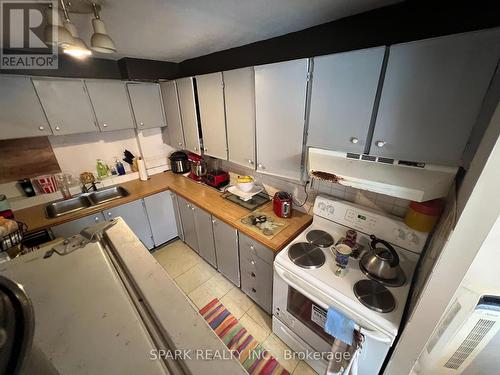 301 - 2121 Roche Court, Mississauga, ON - Indoor Photo Showing Kitchen With Double Sink