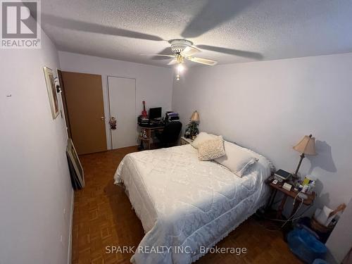 301 - 2121 Roche Court, Mississauga, ON - Indoor Photo Showing Bedroom