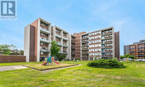 301 - 2121 Roche Court, Mississauga, ON - Outdoor With Balcony With Facade