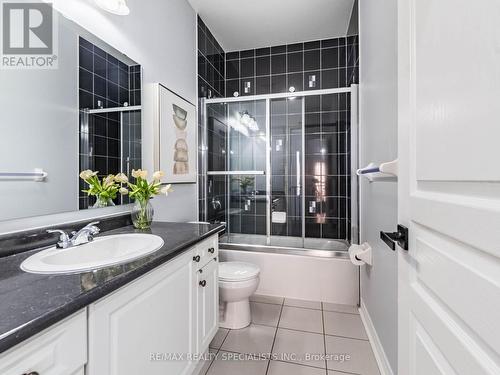 107 Aylesbury Drive E, Brampton, ON - Indoor Photo Showing Bathroom