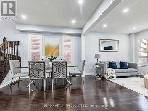 107 Aylesbury Drive E, Brampton, ON - Indoor Photo Showing Living Room