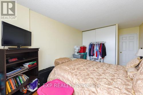 802 - 100 County Court Boulevard, Brampton, ON - Indoor Photo Showing Bedroom