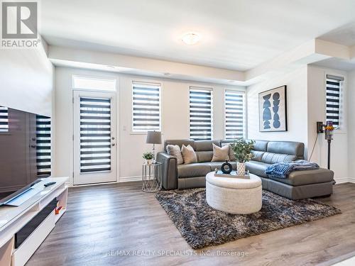 81 Melmar Street, Brampton, ON - Indoor Photo Showing Living Room