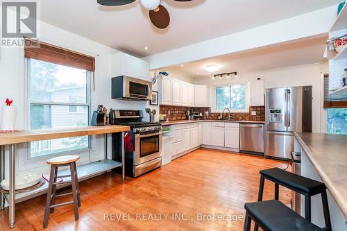 6 Huron Street, Barrie, ON - Indoor Photo Showing Kitchen