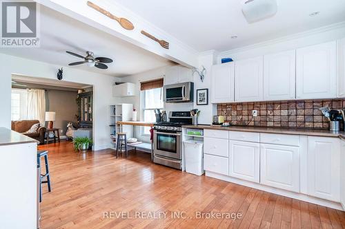 6 Huron Street, Barrie, ON - Indoor Photo Showing Kitchen