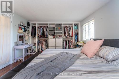 6 Huron Street, Barrie, ON - Indoor Photo Showing Bedroom