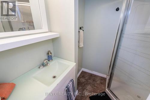 6 Huron Street, Barrie, ON - Indoor Photo Showing Bathroom