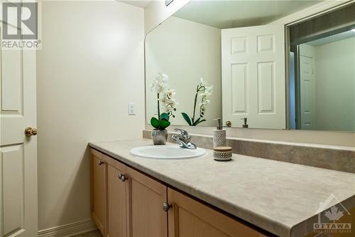 8 Nighthawk Crescent, Ottawa, ON - Indoor Photo Showing Bathroom