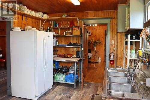 31 Robinson Street, Bayham (Port Burwell), ON - Indoor Photo Showing Kitchen With Double Sink