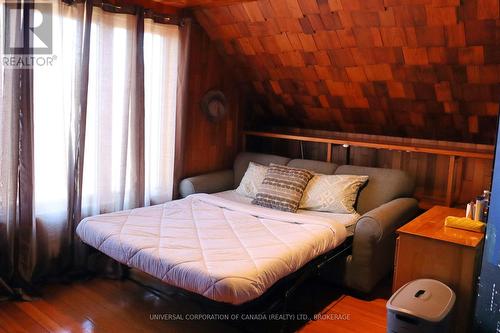 31 Robinson Street, Bayham (Port Burwell), ON - Indoor Photo Showing Bedroom