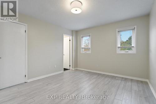 20 Mossgrove Court, Clarington (Courtice), ON - Indoor Photo Showing Other Room