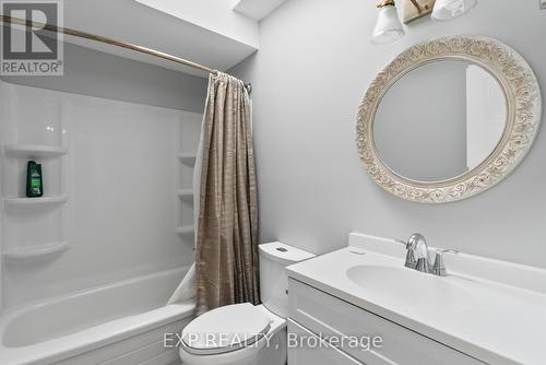 20 Mossgrove Court, Clarington (Courtice), ON - Indoor Photo Showing Bathroom