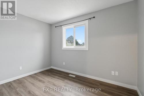 20 Mossgrove Court, Clarington (Courtice), ON - Indoor Photo Showing Other Room