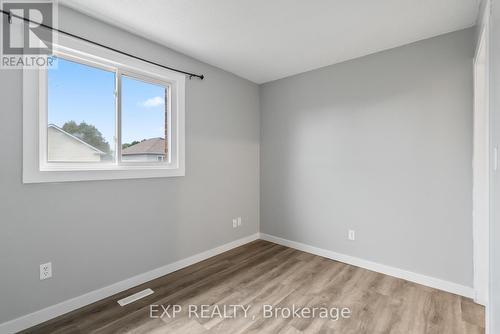 20 Mossgrove Court, Clarington (Courtice), ON - Indoor Photo Showing Other Room