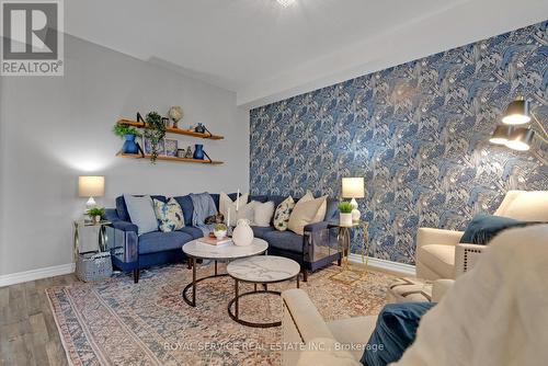 39 Goheen Street, Clarington (Newcastle), ON - Indoor Photo Showing Living Room