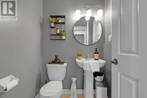 39 Goheen Street, Clarington (Newcastle), ON - Indoor Photo Showing Bathroom