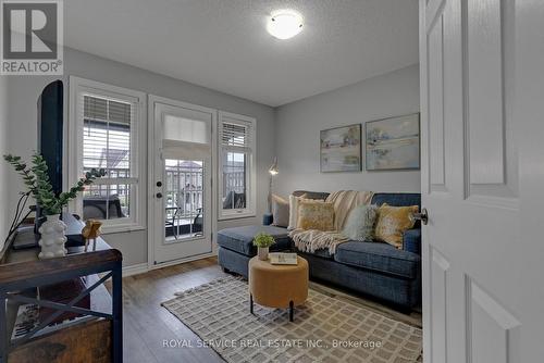 39 Goheen Street, Clarington (Newcastle), ON - Indoor Photo Showing Living Room