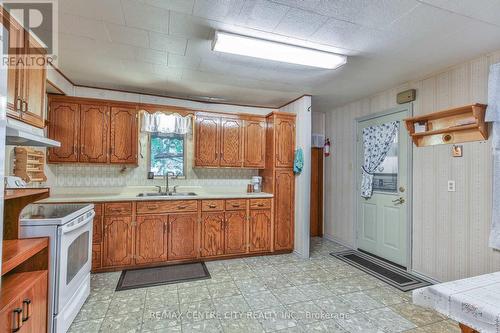 121 St Andrew Street, Aylmer (Ay), ON - Indoor Photo Showing Kitchen With Double Sink